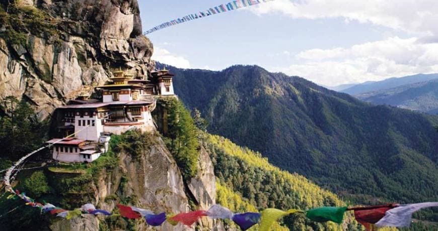 Nepal and Bhutan Tour - <span class="font-light">11 days</span>